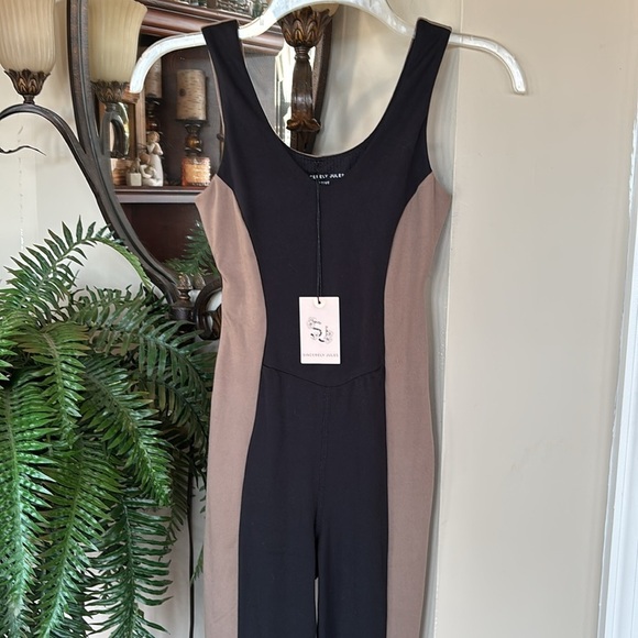 Brand New Sincerely Jules Active Black Tan Colorblock Pull-On Stretch Jumpsuit - Picture 3 of 14